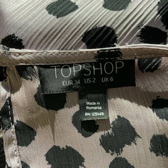 Topshop Animal Print Ruffle Across Long Sleeves Blouse Size 2 - Picture 3 of 10